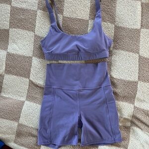 Vuori Daily Bra & Studio Biker Short XS Set